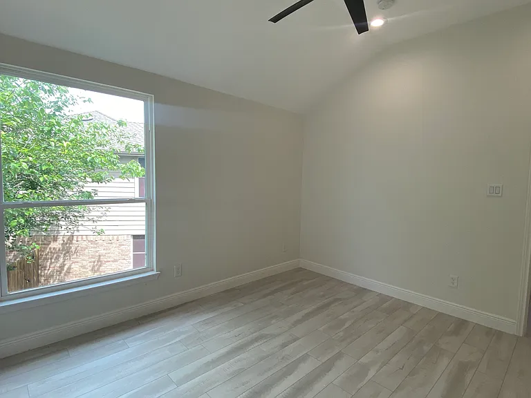 421 Tallowtree Dr #1 — Photo 26