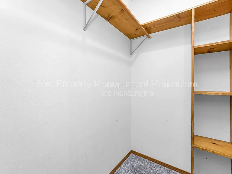 2671 N Cedar Ave — Photo 24
