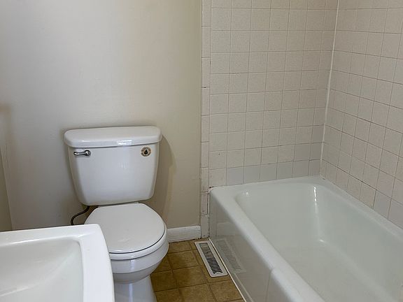 2nd image of 271 S Prospect St #5