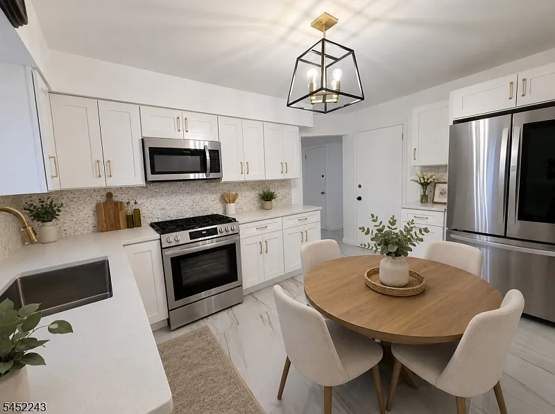 5 bed, 2.0 bath, $4,300 — Photo 4
