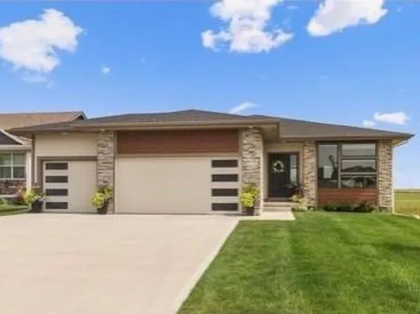 1815 SE Waters Edge Dr, Waukee, IA 50263