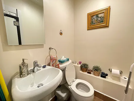 Rented by Silver Line Realty Group NY LLC | media 8