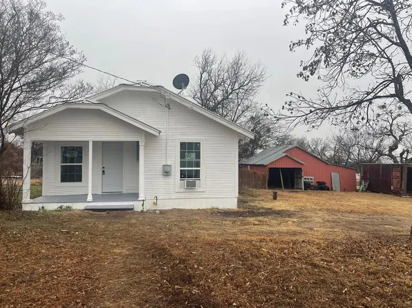 200 Sealy St, Santa Anna, TX 76878