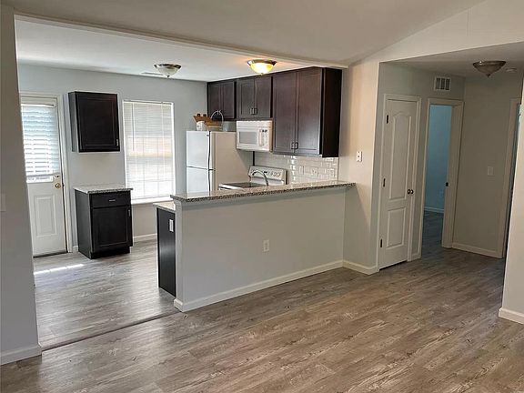 4th image of 606 Kuhne Hts