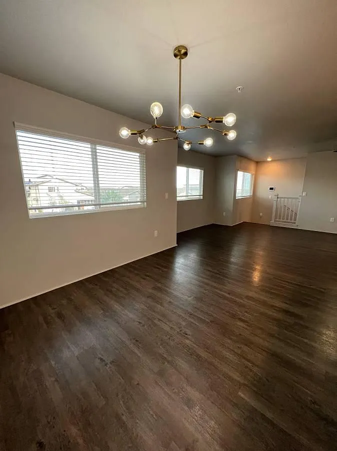 3 bed, 1805 sqft, $4,400 — Photo 3
