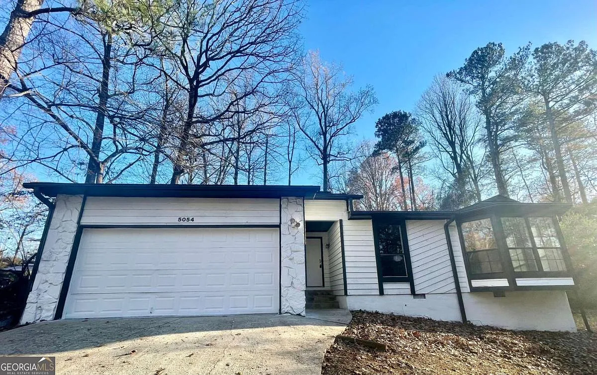 5054 Carole Pl photo 1