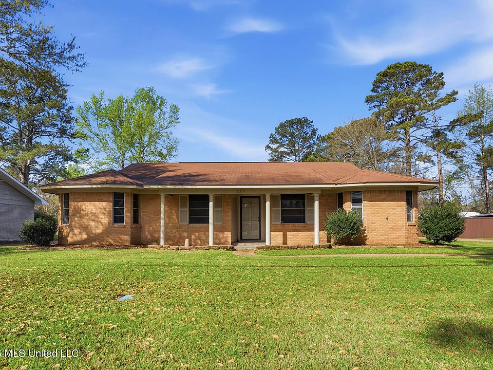 1st image of 221 Belaire Dr