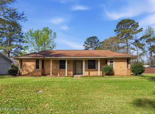 221 Belaire Dr, Pearl, MS