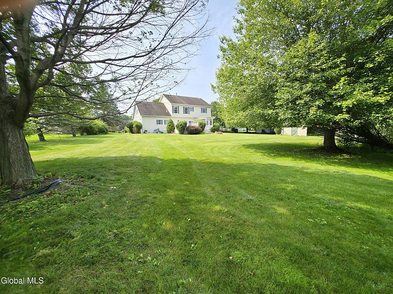 4th image of 633 Stream Lane