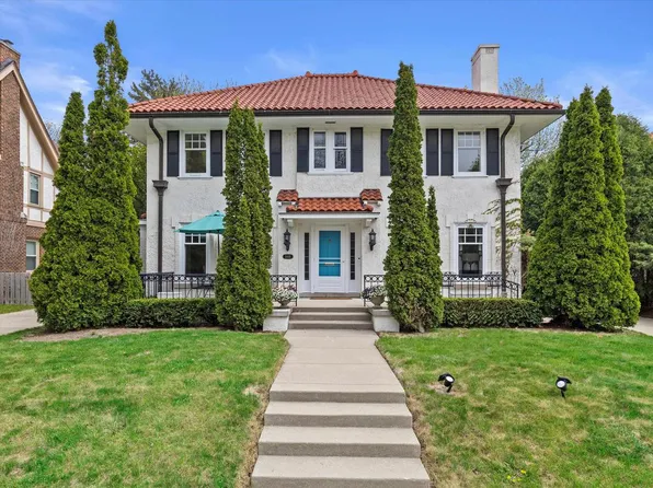 3468 North Summit AVENUE, Milwaukee, WI 53211