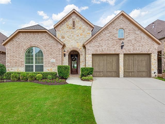 1st image of 8905 Honeysuckle Dr