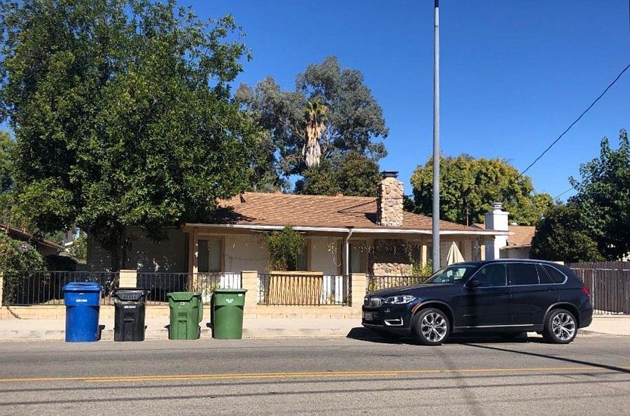 1st image of 22647 Burbank Blvd
