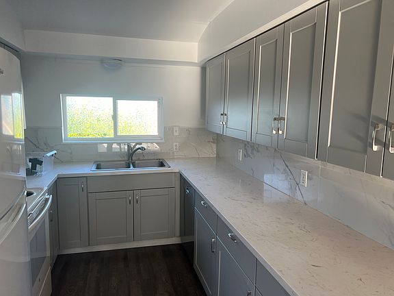 4th image of 1220 NE 84th Ave