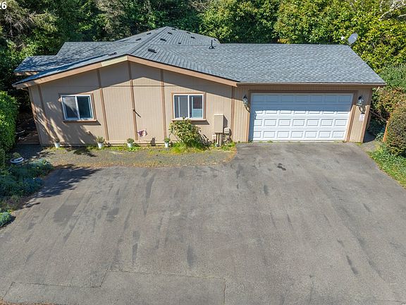 2nd image of 1600 Rhododendron Dr Space 6