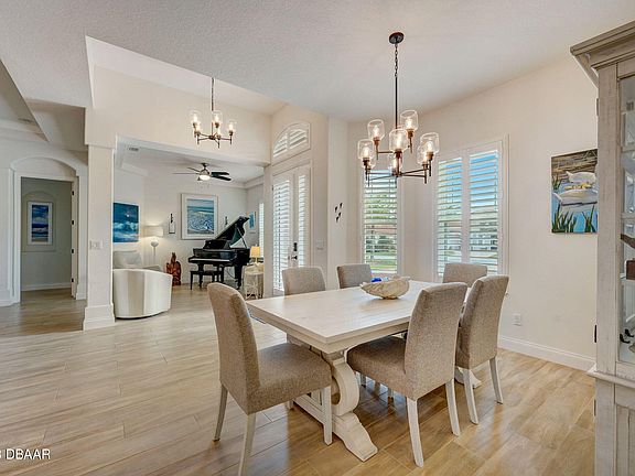 4th image of 2914 Venetian Lake Dr