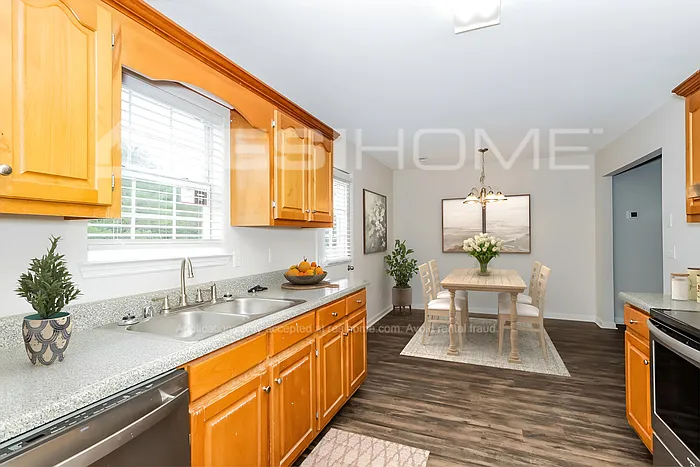3 bed, 2.0 bath, 1300 sqft, $1,475 — Photo 3