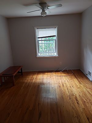 3rd image of 16624 Gothic Dr Floor 1