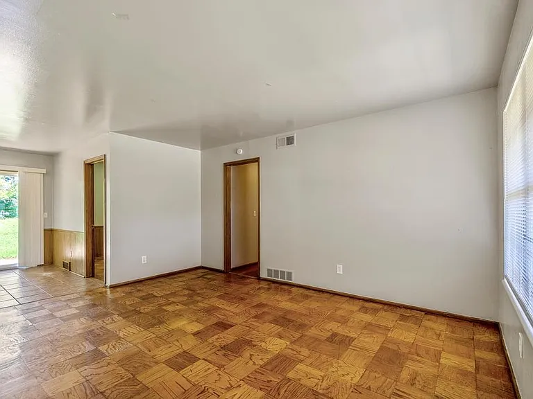 1509 NE 33rd St — Photo 7
