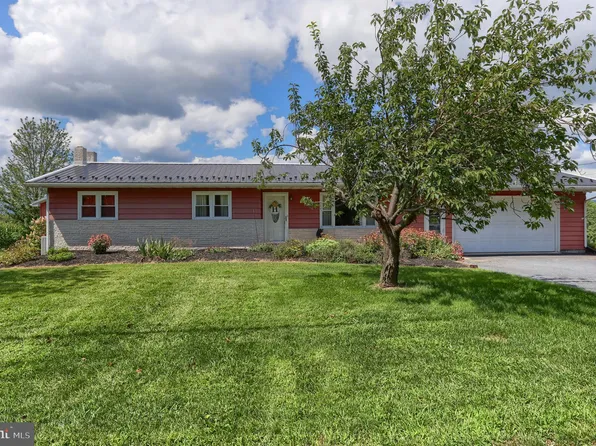 725 Frystown Rd, Myerstown, PA 17067