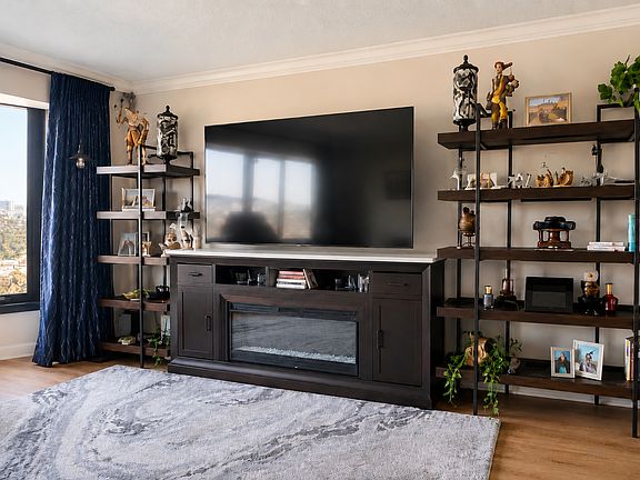 4th image of 207 5th Ave SW APT 901