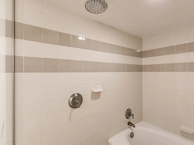 Aviah Flagler Village — Photo 121