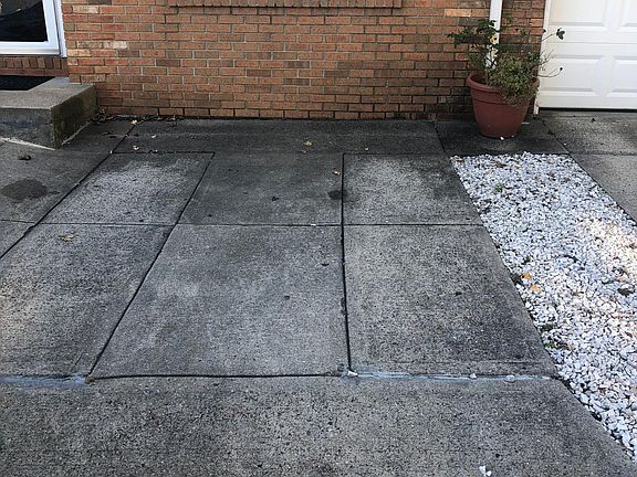 4th image of 14 Greencroft Ln