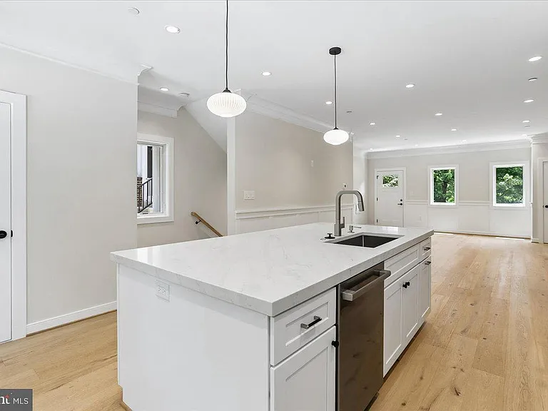3929 Fulton St NW #A — Photo 12