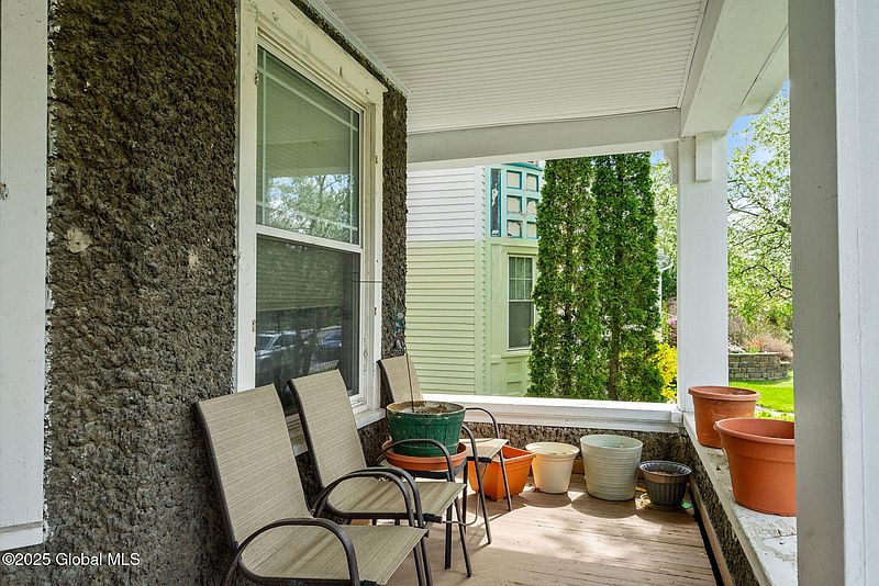 3rd image of 1088 Glenwood Boulevard