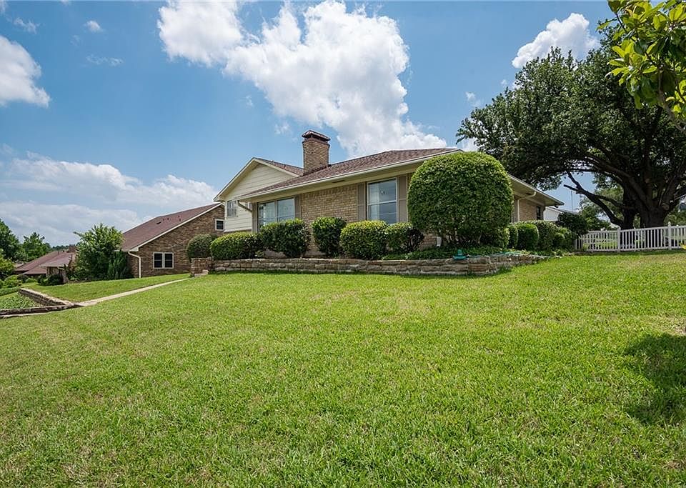 1st image of 3001 Apple Valley Dr