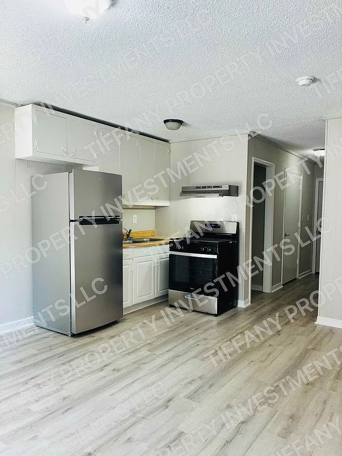 2 bed, 1.0 bath, $900 — Photo 1
