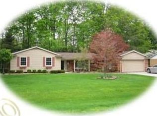 41816 Chattman St, Novi, MI 48375