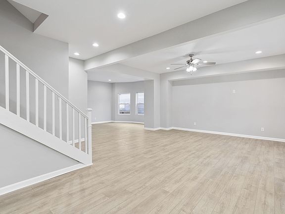 5th image of 3021 N New Jersey St