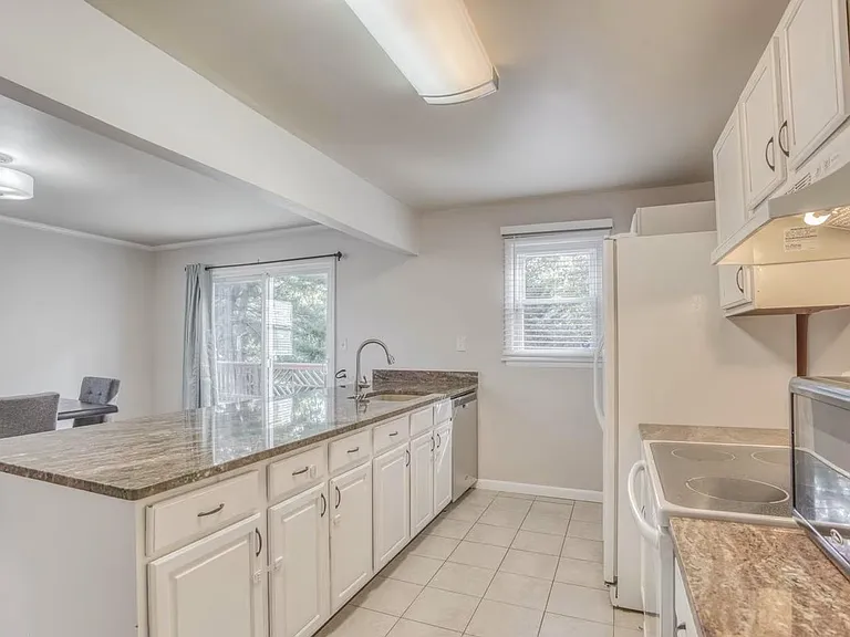 9909 Maidbrook Rd — Photo 8