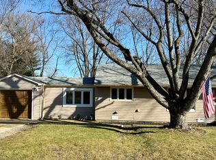 17 Johnathan Rd, Lake Zurich, IL 60047