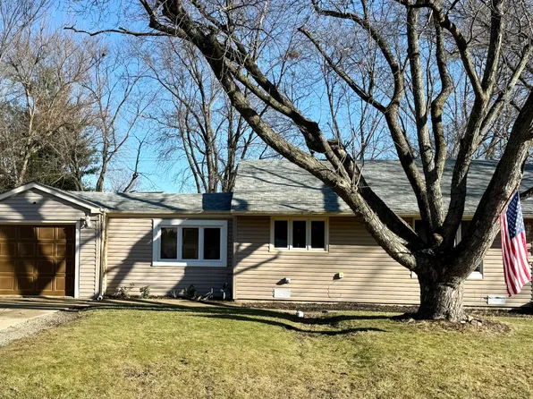 17 Johnathan Rd, Lake Zurich, IL 60047