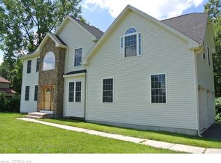 27 Valley View Dr, Bloomfield, CT 06002