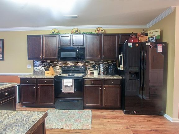 5th image of 6625 Glenville Dr