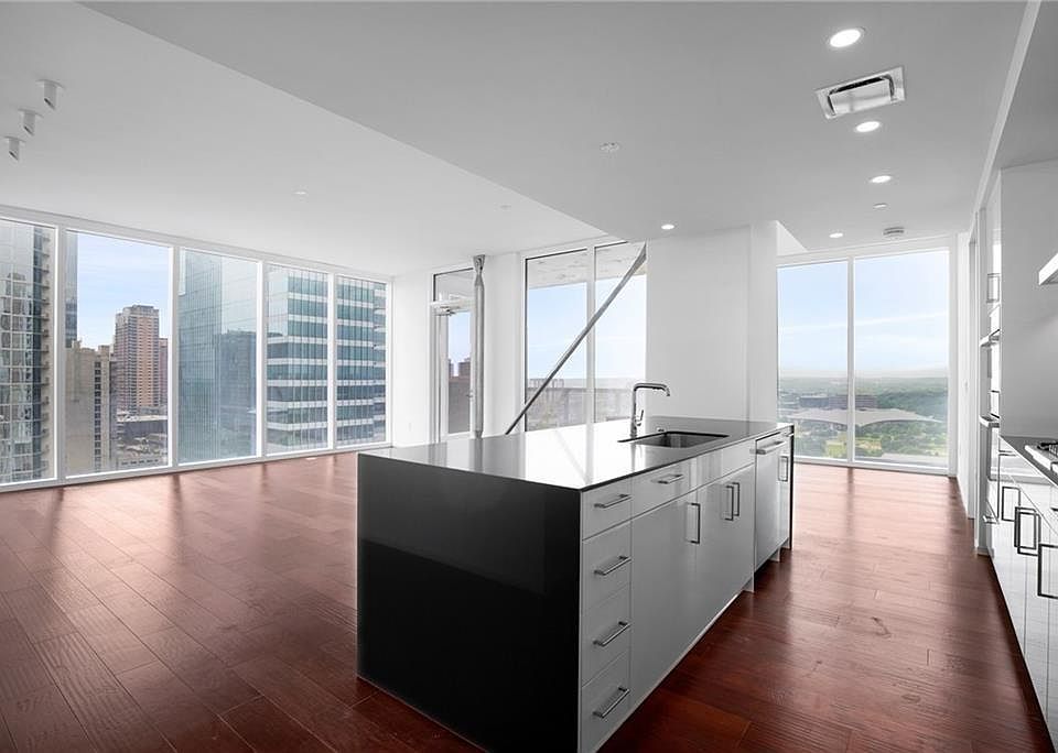 1st image of 301 West Ave #1706