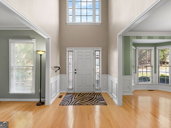 4th image of 145 Whitestone Ct