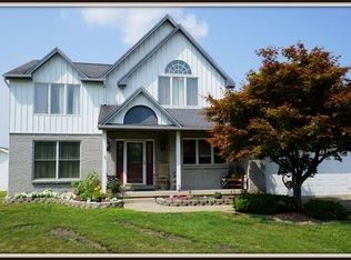 68 Running Brook Dr, Lancaster, NY 14086