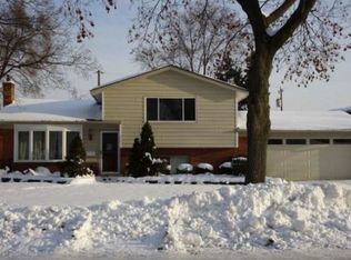 26612 Karen Ave, Warren, MI 48091