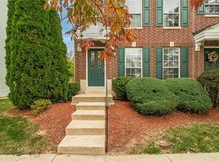 327 Heritage Commons Cir #214, O'Fallon, MO 63368