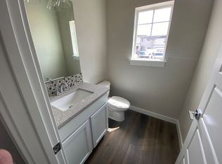 286 E Chestnut St #4, Windsor, CO 80550