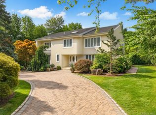 40 Bristol Drive, Manhasset, NY 11030
