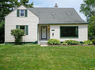 18997 Huntington Ave, Harper Woods, MI 48225