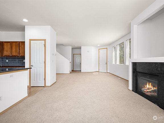 4th image of 2460 Simmons Street #A
