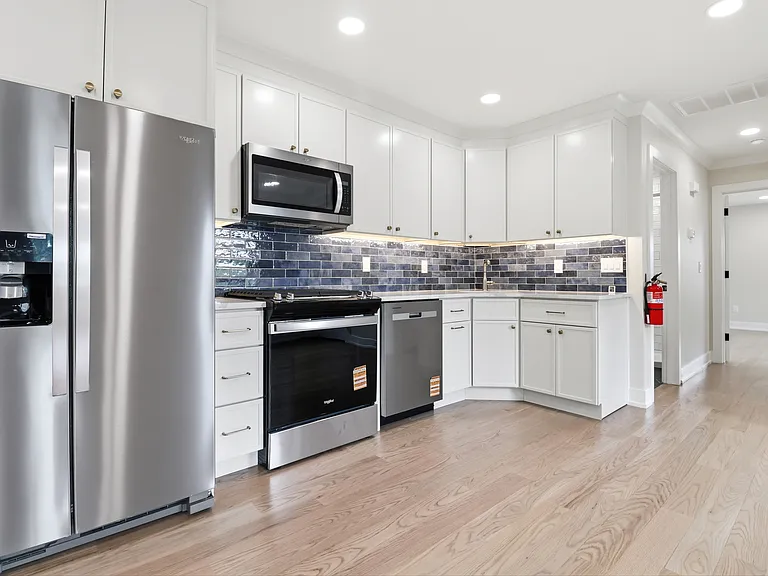 134 Snyder Ave #B — Photo 5