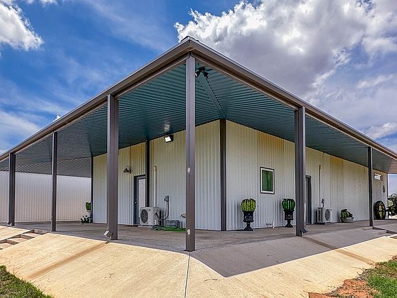 3rd image of 589 County Road 306
