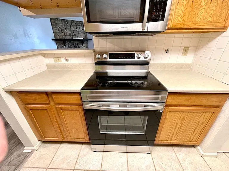 8555 Fairmount Dr #E203-E20 — Photo 2