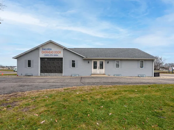 58445 Kerr Creek Rd, Three Rivers, MI 49093